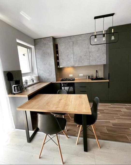 Minimalist Studio Apartment Brasov Exterior photo
