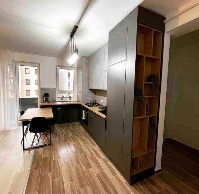 Minimalist Studio Apartment Brasov Exterior photo